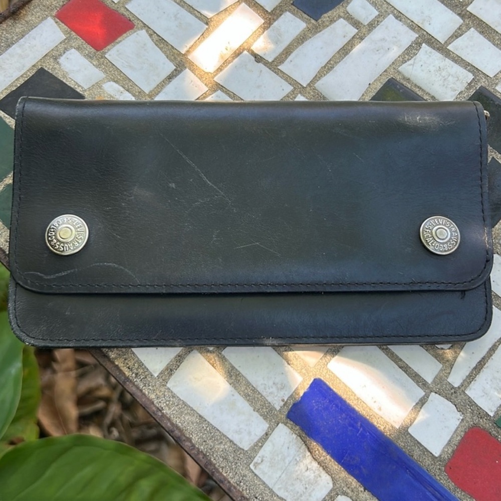 Vintage Levi Strauss & Co distressed black leather Levi’s small wallet